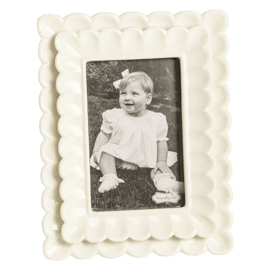 Small Scalloped Frame